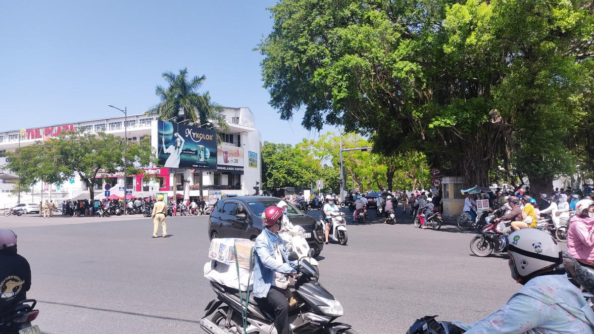 Hiện lực lượng chức năng đang truy bắt đối tượng gây án.