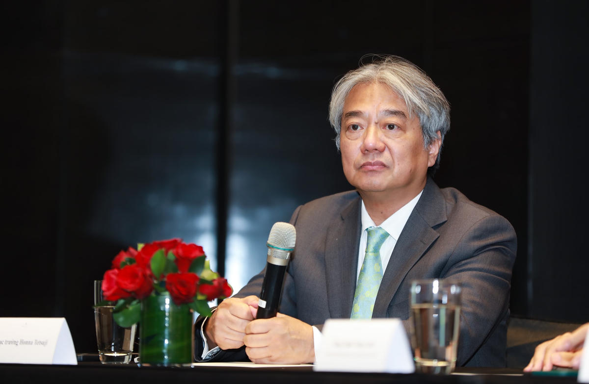 Nhạc trưởng Honna Tetsuji