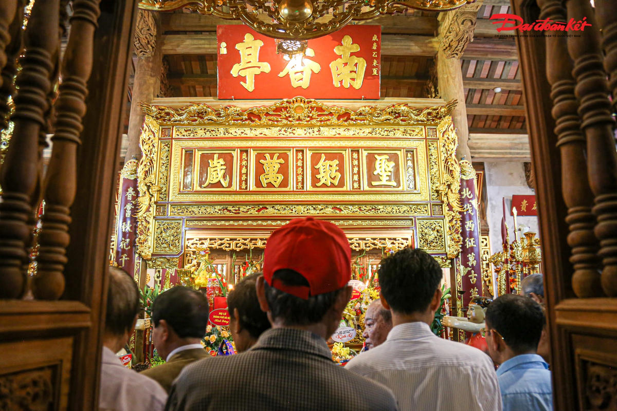  Dưới sự lãnh đạo thiên tài của người Anh hùng dân tộc Lê Lợi, nghĩa quân Lam Sơn đã buộc giặc Minh vào thế phải đầu hàng và rút lui về nước, chấm dứt 20 năm xâm lược của giặc ngoại xâm trên đất nước ta ở thế kỷ 15.