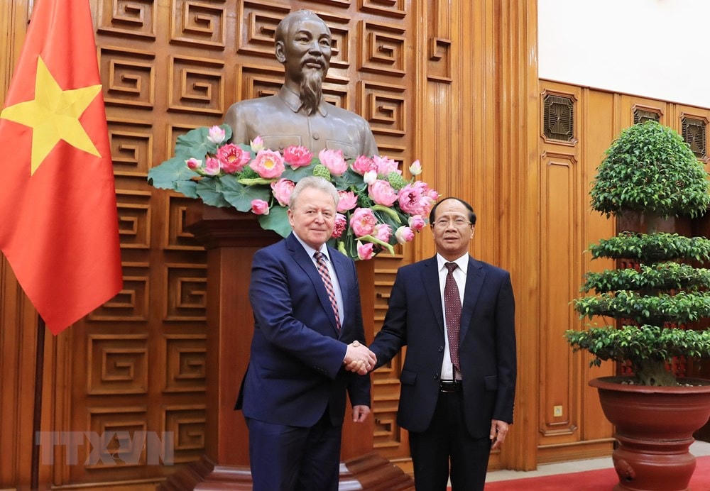 Phó Thủ tướng Lê Văn Thành làm việc với Cao ủy phụ trách Nông nghiệp của Liên minh châu Âu (EU) Janusz Wojciechowski (Hà Nội, 11/7/2022). (Ảnh: Lâm Khánh/TTXVN).