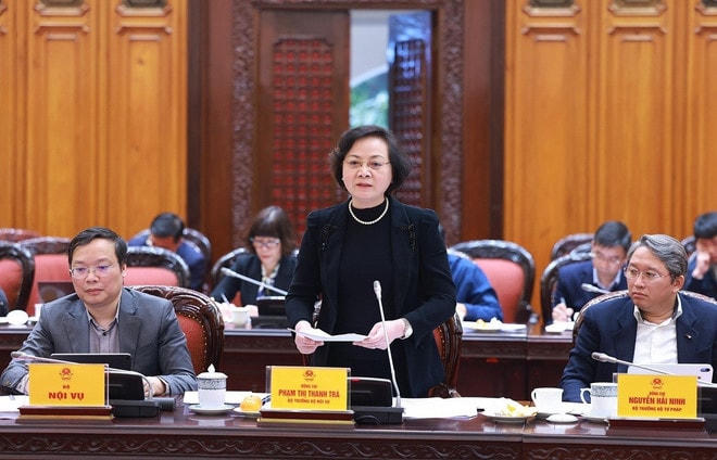 Bộ trưởng Bộ Nội vụ Phạm Thị Thanh Trà phát biểu tại Phiên họp lần thứ 7 Ban Chỉ đạo tinh gọn bộ máy của Chính phủ. (Ảnh: Dương Giang/TTXVN) bo-noi-vu.jpg