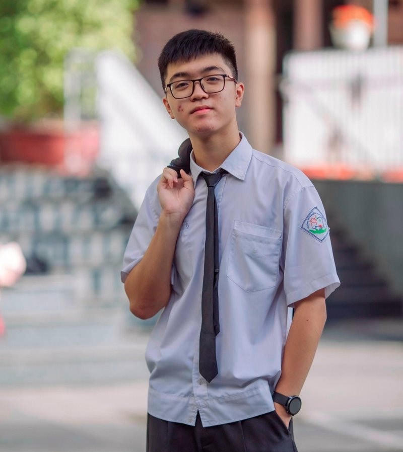 Thủ khoa Phương Khải Minh là học sinh lớp 9A11, Trường THCS Nghĩa Tân (quận Cầu Giấy).