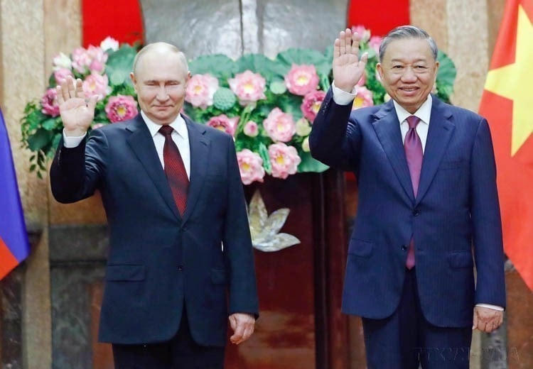 Chủ tịch nước Tô Lâm chủ trì Lễ đón chính thức Tổng thống Liên bang Nga Vladimir Vladimirovich Putin thăm cấp Nhà nước tới Việt Nam (Hà Nội, 20/6/2024). (Ảnh: TTXVN)
