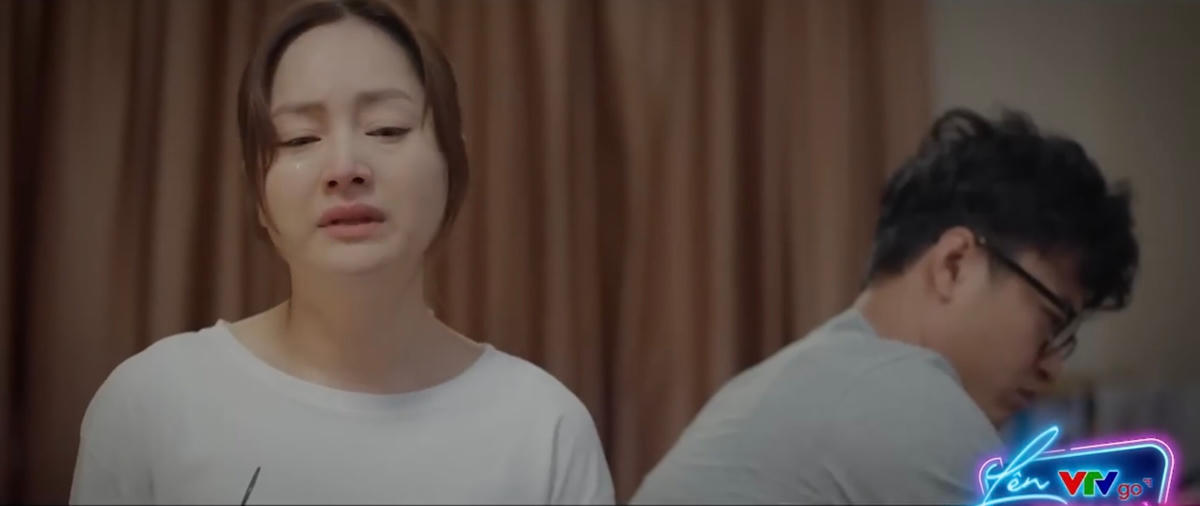 Vân Khánh mệt mỏi trong chính ngôi nhà của mình. 