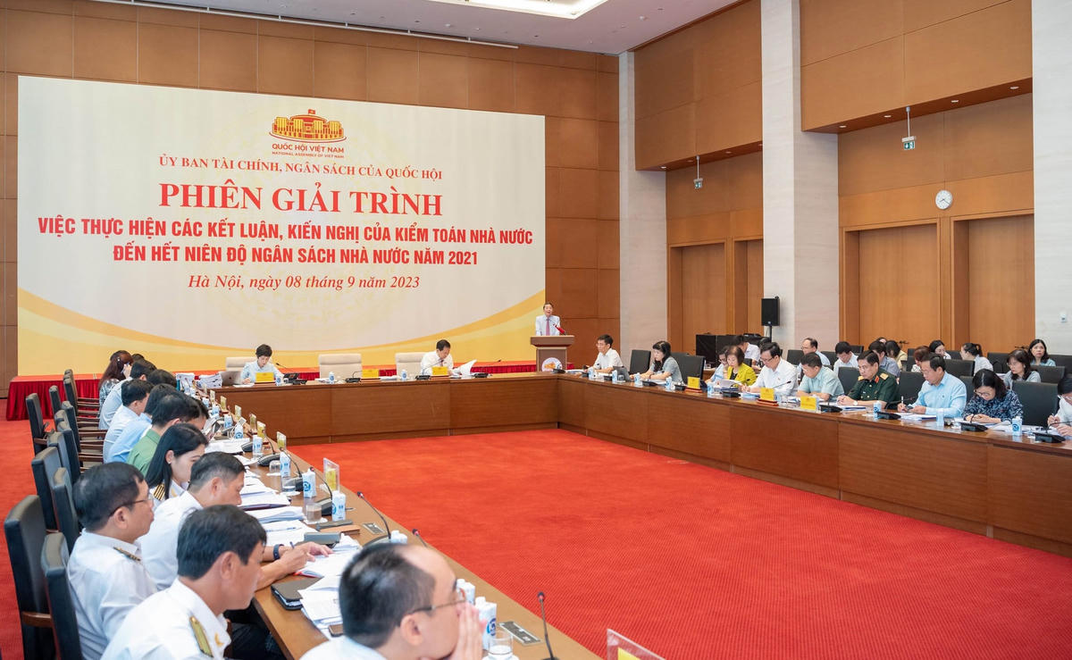 Quang cảnh Phiên giải trình. Ảnh: N. LỘC