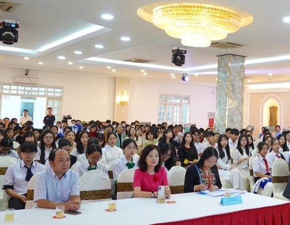  Quang cảnh hội thảo.
