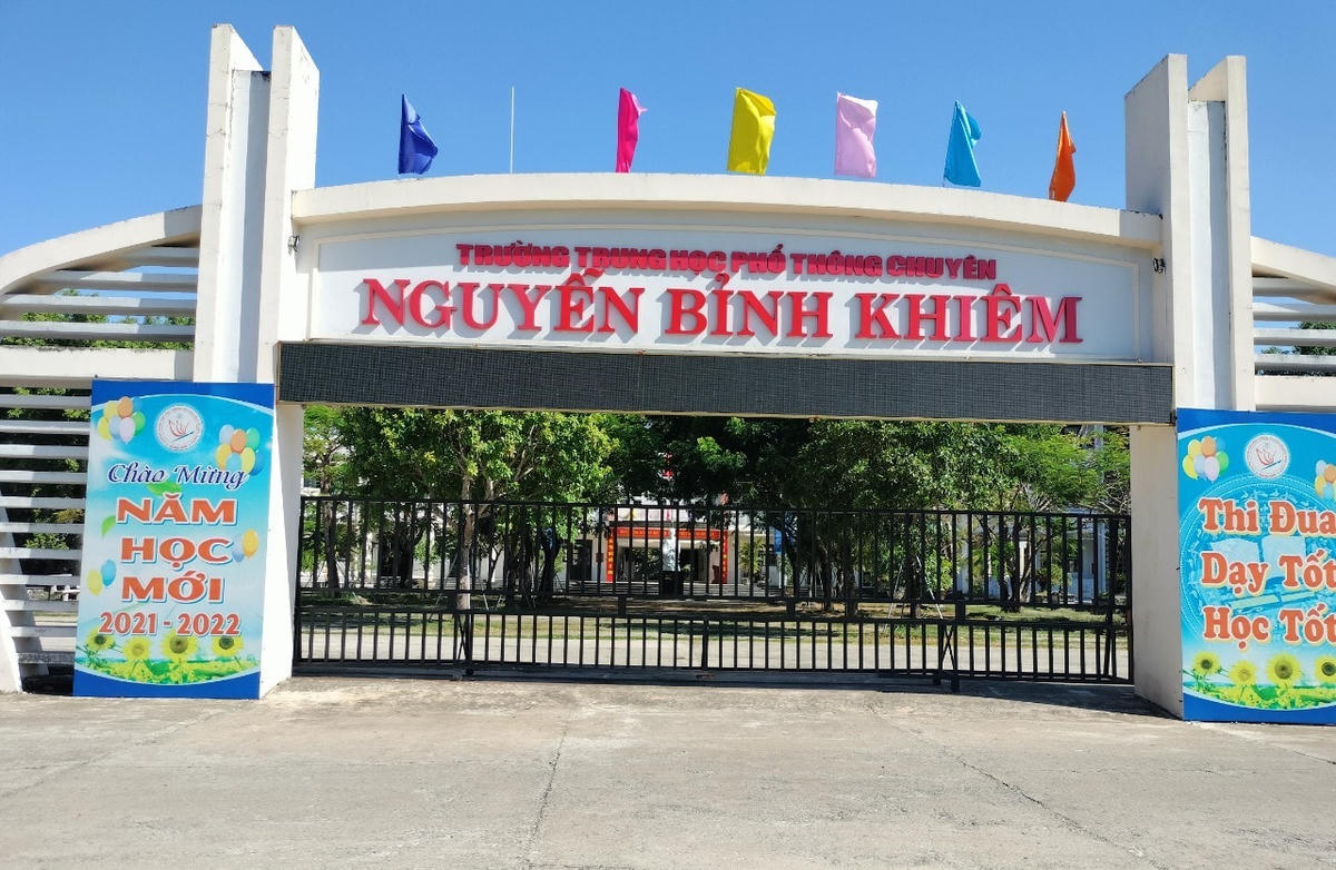 Ngôi trường chuyên Nguyễn Bỉnh Khiêm nơi 3 em học sinh theo học.