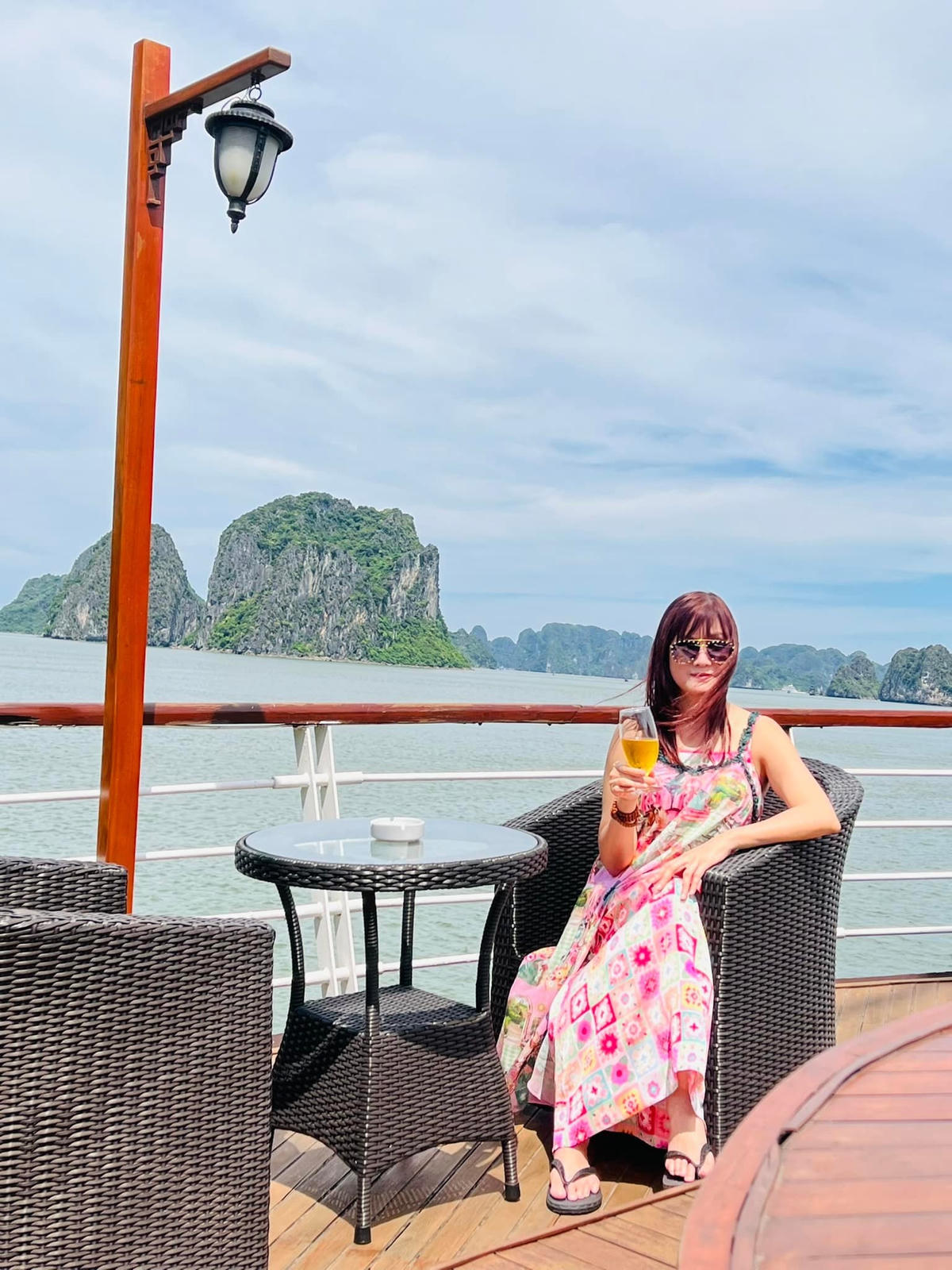 Ở tuổi 53, Hiền Mai vẫn luôn giữ được vẻ đẹp thách thức thời gian.