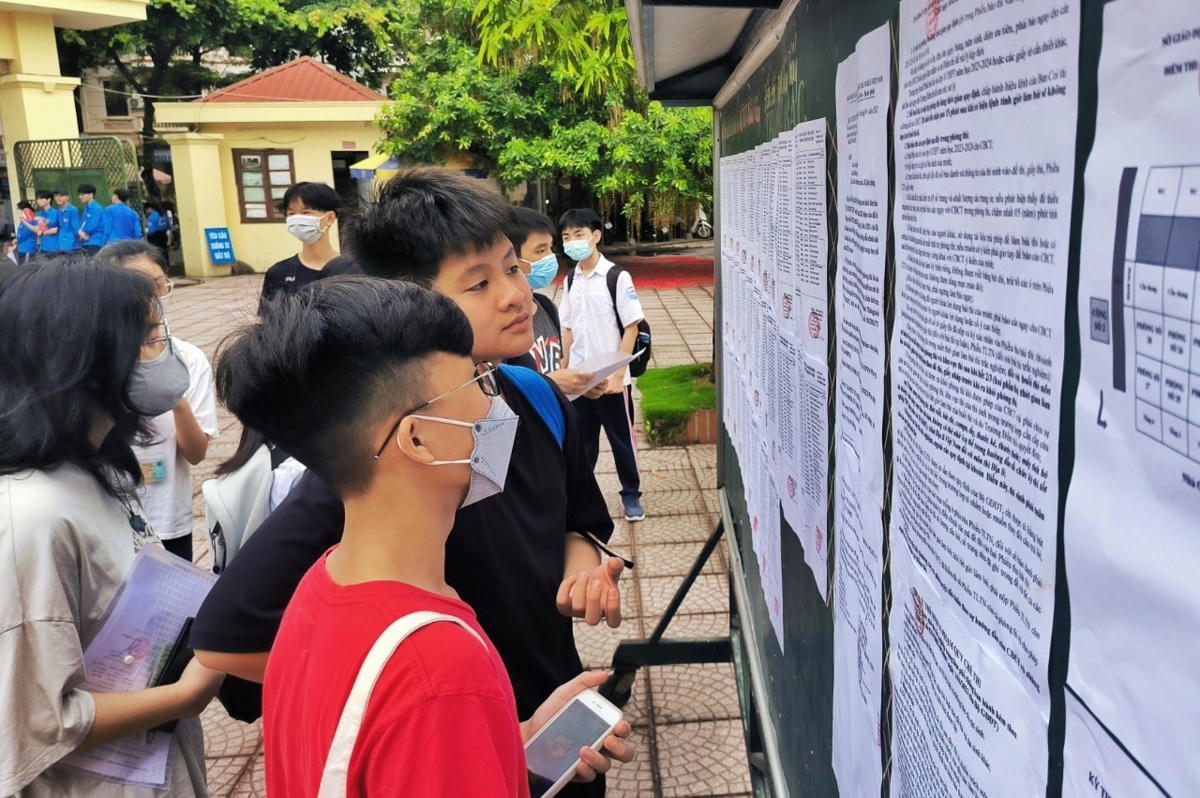 Thí sinh thi vào lớp 10 THPT ở Hà Nội.