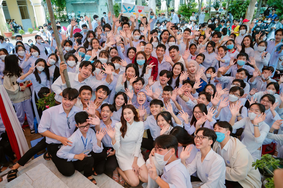 Nàng hậu thực hiện chuỗi workshop truyền cảm hứng mang tên “STEPbyTIEN”,  lan toả những câu chuyện tích cực.