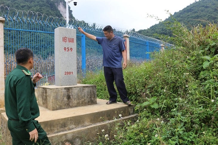 Người có uy tín ở Cao Bằng đóng góp tích cực trong việc tham gia bảo vệ biên giới quốc gia.