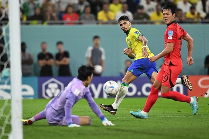 Brazil phô trương sức mạnh tiến vào tứ kết
