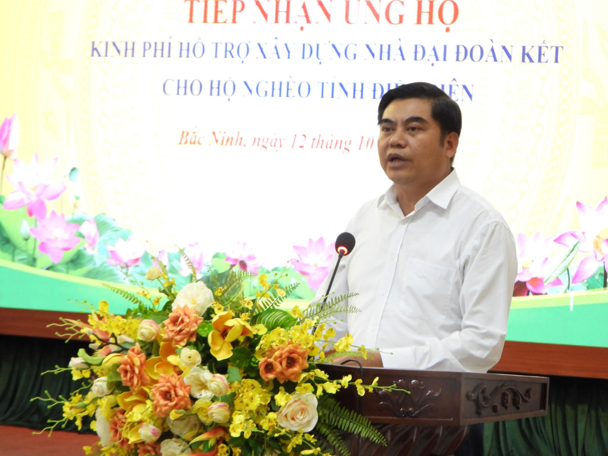 Ông Trần Xuân Nhiên - Phó Chủ tịch Ủy ban MTTQ tỉnh Bắc Ninh thông tin kết quả tiếp nhận ủng hộ kinh phí hỗ trợ tỉnh Điện Biên.