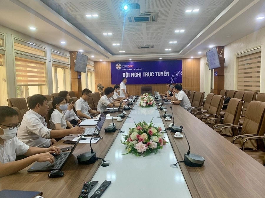 Công ty Điện lực Phú Thọ đã hợp tác với Khoa Điện, Trường Điện - Điện tử, Đại học Bách khoa Hà Nội thực hiện 2 đề tài khoa học ứng dụng.