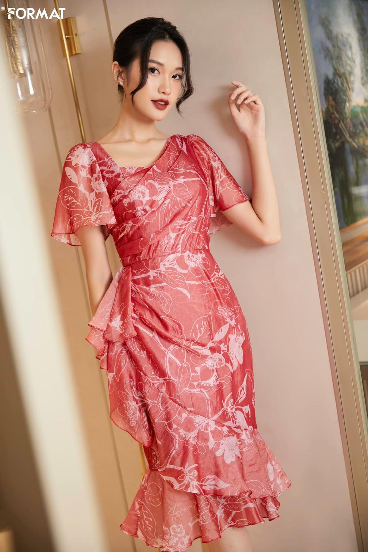 Bạn gái cầu thủ Đoàn Văn Hậu sở hữu gương mặt thanh tú. 