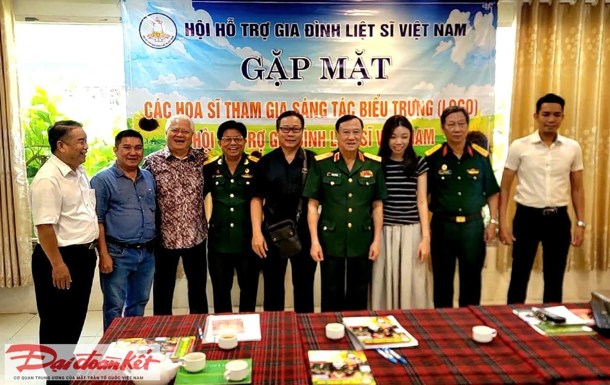 Hội HTGĐLS Việt Nam gặp mặt các tác giả, họa sĩ tham gia sáng tác biểu trương của Hội.