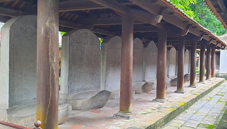 Bia đá các khoa thi tiến sĩ tại Văn Miếu - Quốc Tử Giám được ghi danh vào danh mục Ký ức thế giới khu vực châu Á - Thái Bình Dương, tháng 3/2010.
