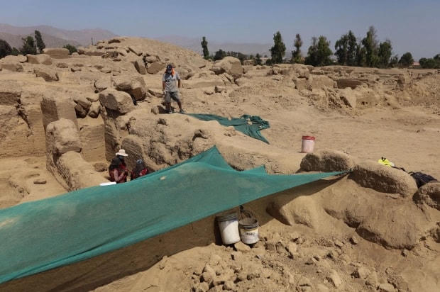 Địa điểm khảo cổ Cajamarquilla ở Thủ đô Lima của Peru. Ảnh: Reuters.