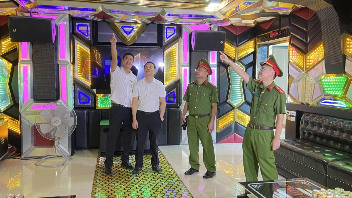Công an tỉnh Thanh Hóa tiến hành tổng kiểm tra các cơ sở kinh doanh dịch vụ karaoke, bar, vũ trường mà đơn vị quản lý.