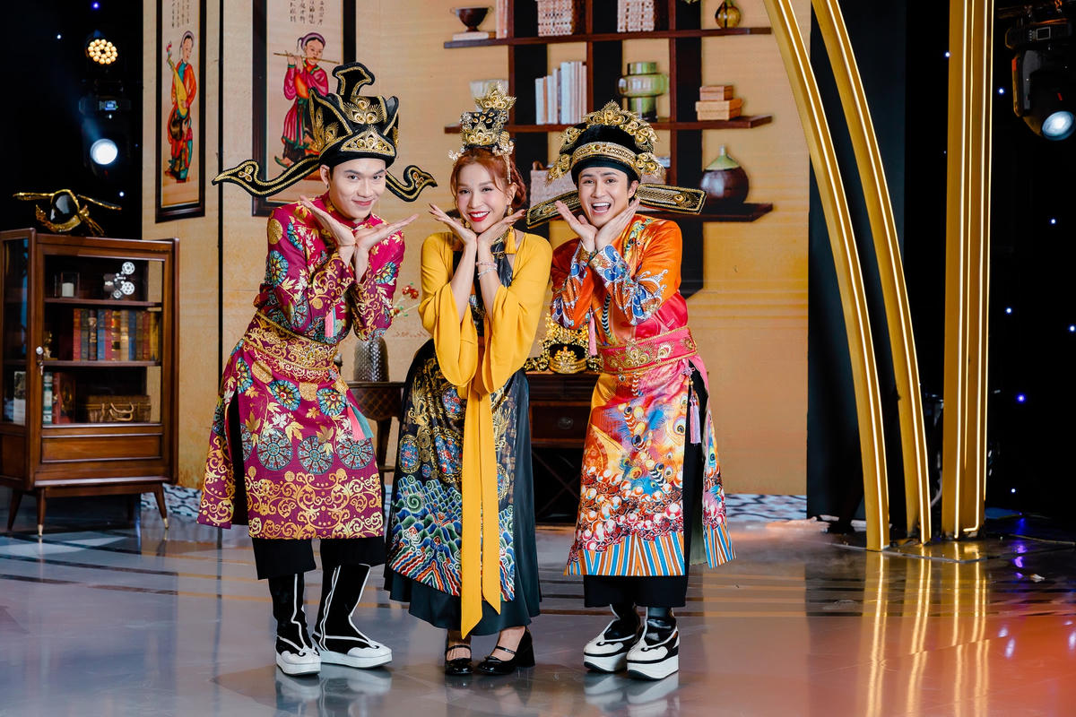 Bộ 3 ông bà Táo mới toanh của Táo quân tiền truyện 2023: Quang Trung, Khả Như và Huỳnh Lập.