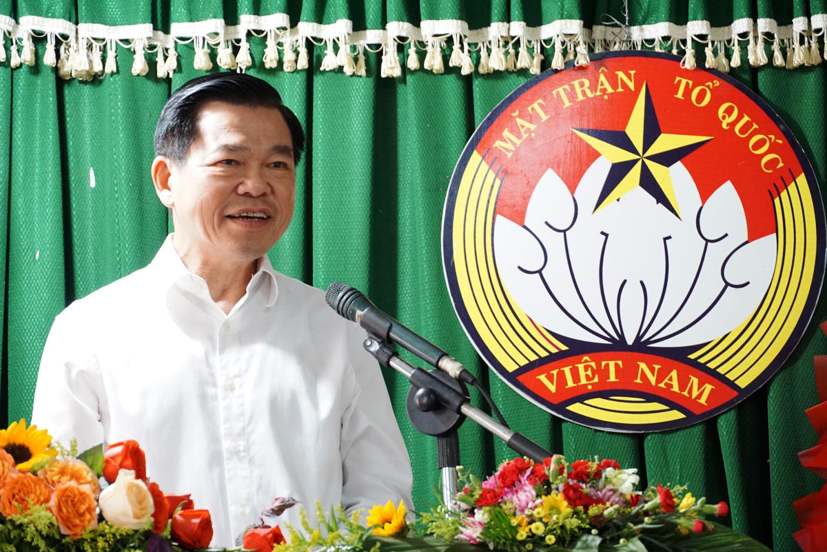Ủy viên Trung ương Đảng, Bí thư Tỉnh ủy Đồng Nai Nguyễn Hồng Lĩnh phát biểu chúc mừng. Ảnh: Mạnh Thìn.