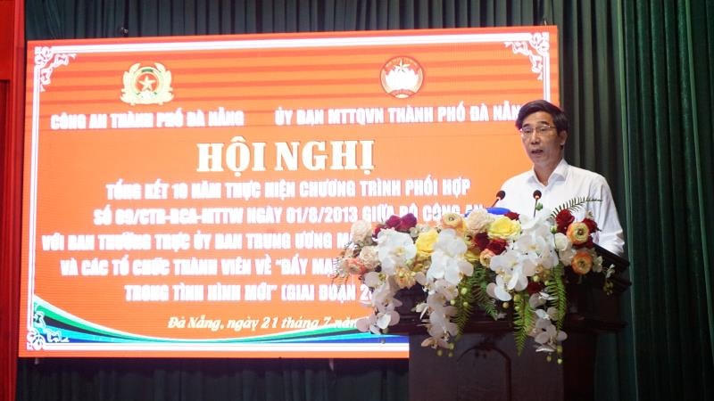 Phó Chủ tịch UBND TP Đà Nẵng Trần Chí Cường phát biểu ghi nhận kết quả 10 năm thực hiện Chương trình phối hợp. Ảnh: Công an Đà Nẵng.