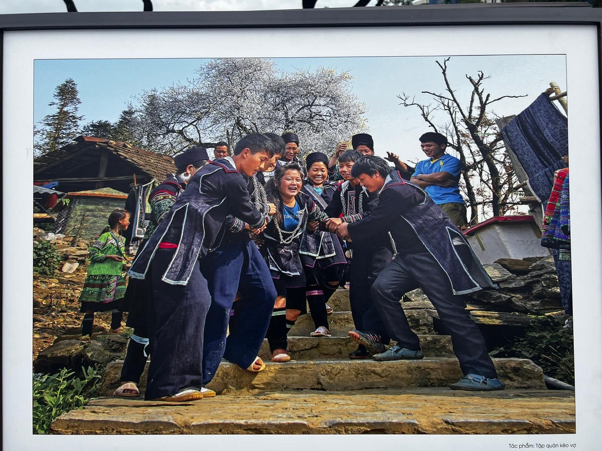 Tập quán kéo vợ.