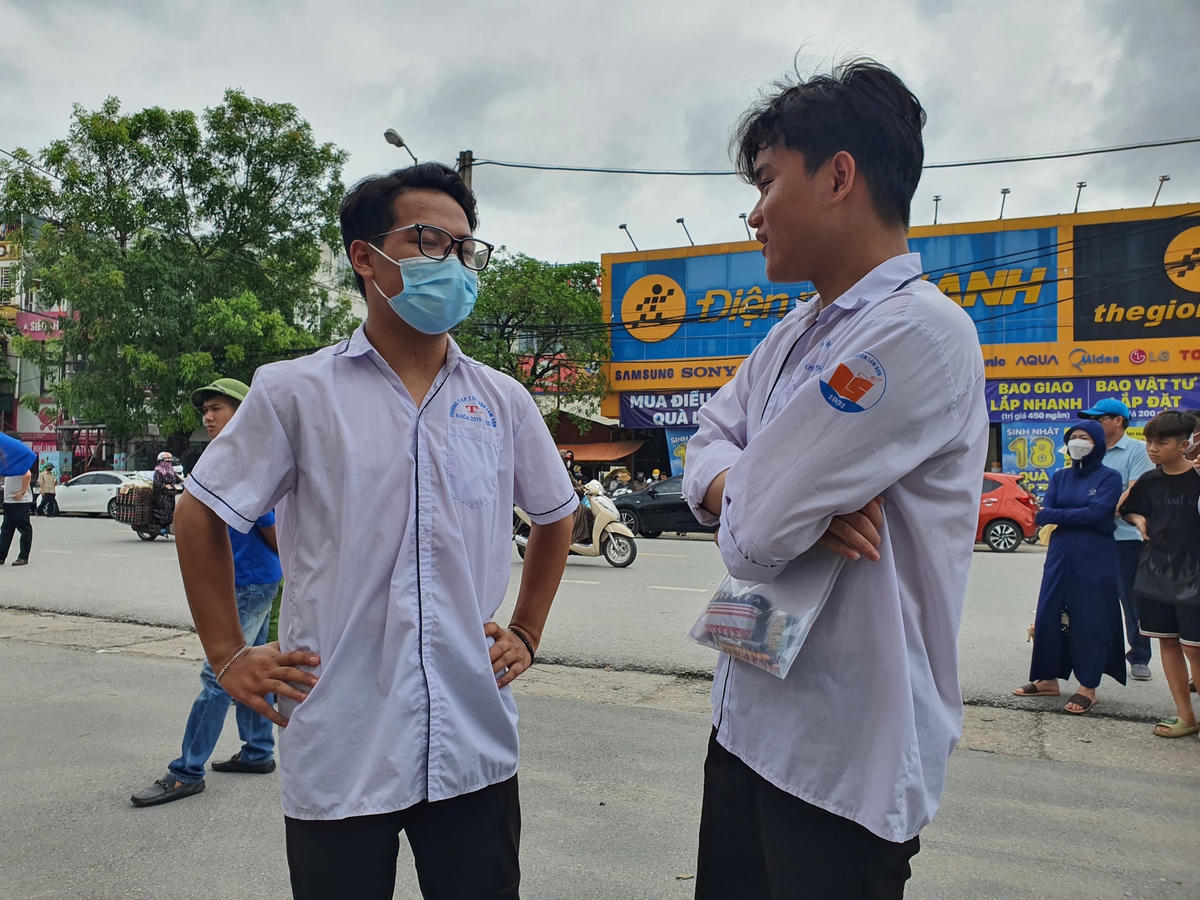 Các sĩ tử tại Thanh Hóa đánh giá kỳ đề thi các môn tại kỳ thi tốt nghiệp THPT năm 2022 là vừa sức.