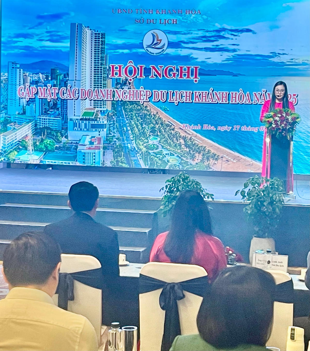 Hội nghị gặp mặt các doanh nghiệp du lịch tỉnh Khánh Hoà năm 2025 .