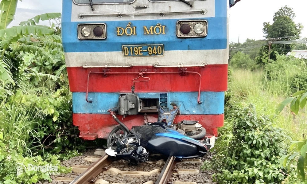 Hiện trường vụ tai nạn đường sắt thương tâm tại Đồng Nai xảy ra trong đợt nghỉ lễ Quốc Khánh. Ảnh: Đồng Nai Online.  