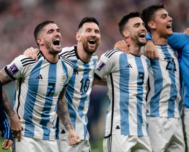 Messi tỏa sáng đưa Argentina vào chung kết