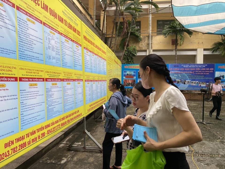Nhu cầu tuyển dụng nhân lực gia tăng, đặc biệt là lĩnh vực điện tử, dệt may.
