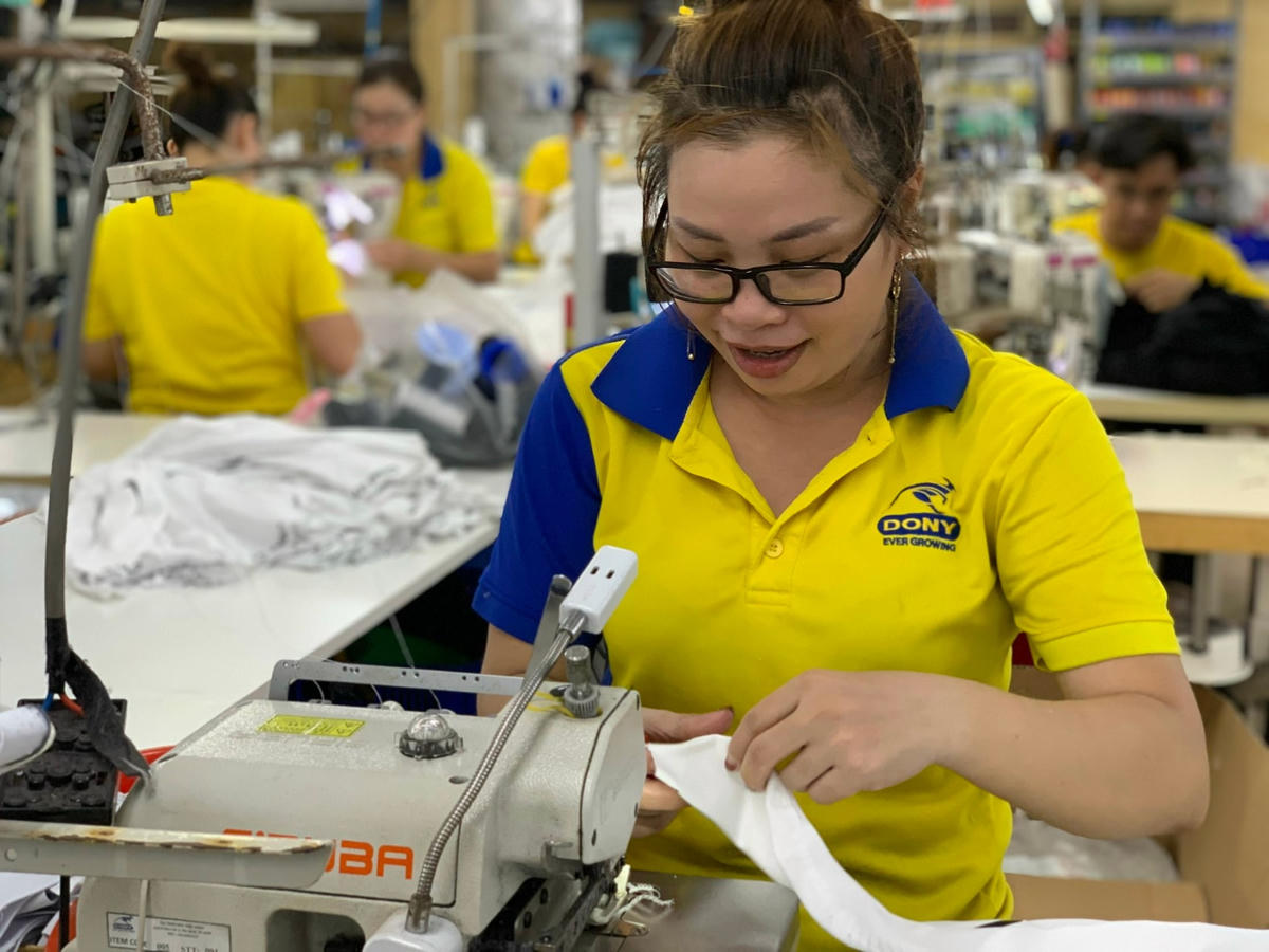 Sản xuất xanh cũng là một đòi hỏi của thị trường giúp dệt may tăng khả năng cạnh tranh.