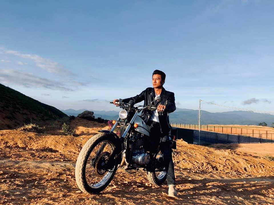 Nam diễn viên cho hay dù đã trở về Việt Nam nhưng cảm xúc trong anh vẫn chưa nguôi ngoai. 