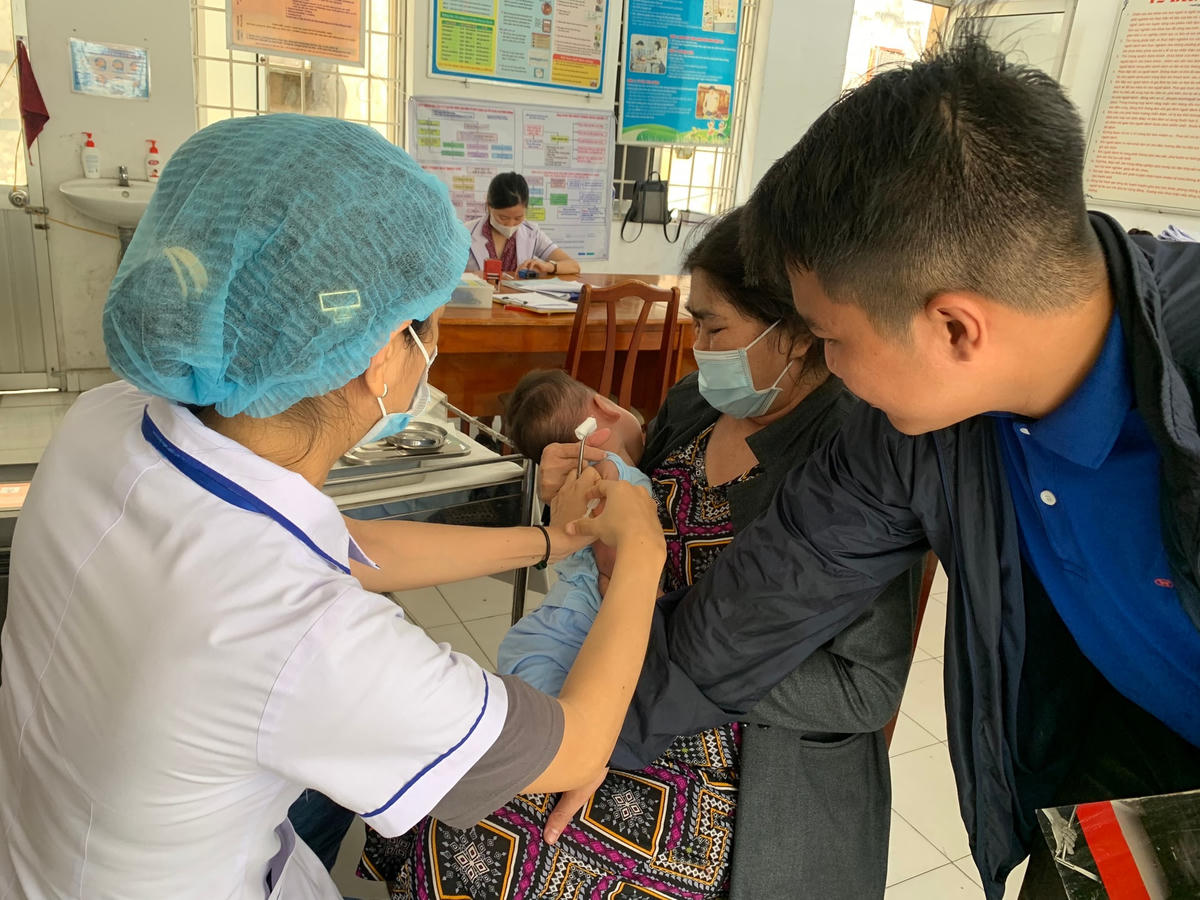 Tiêm vaccine cho trẻ tại Trạm Y tế phường Hiệp Bình Phước (TP Thủ Đức), sáng 18/5.
