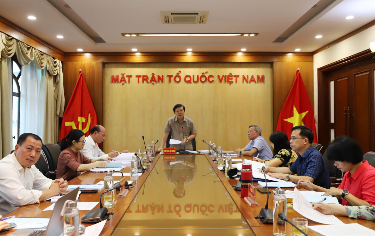 Phó Chủ tịch Nguyễn Hữu Dũng chủ trì Hội nghị.