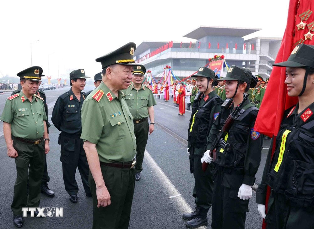 ttxvn_tong_duyet_dieu_binh_9.jpg