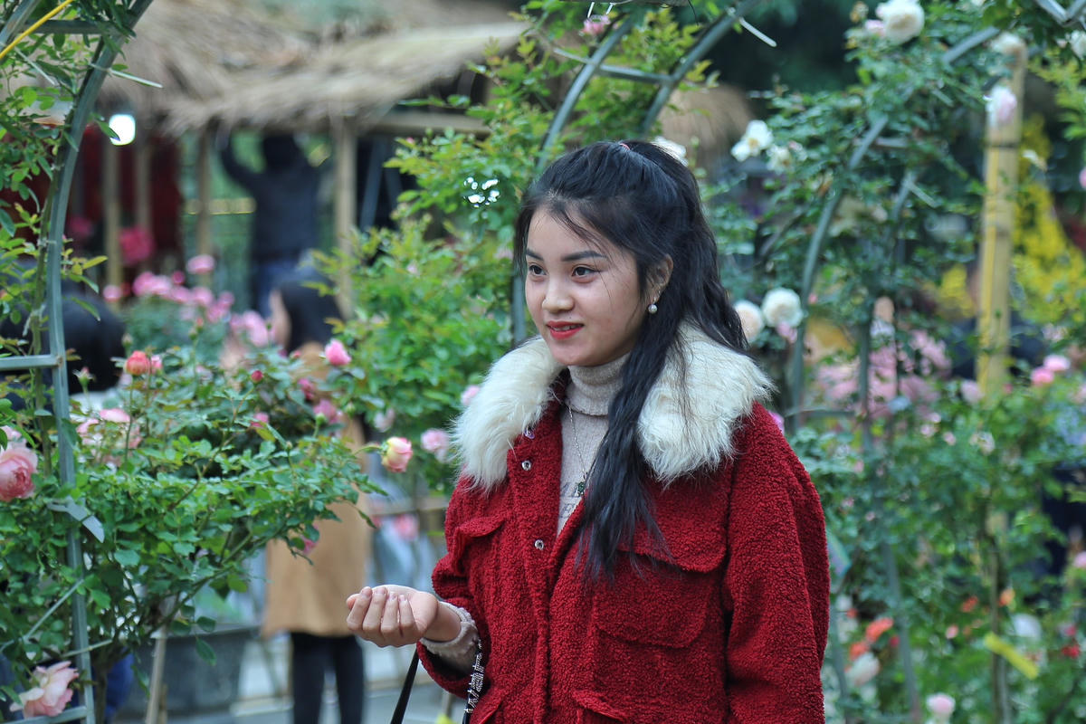 [ẢNH] Người dân nườm nượp đổ về Festival hoa lớn nhất Thủ đô 