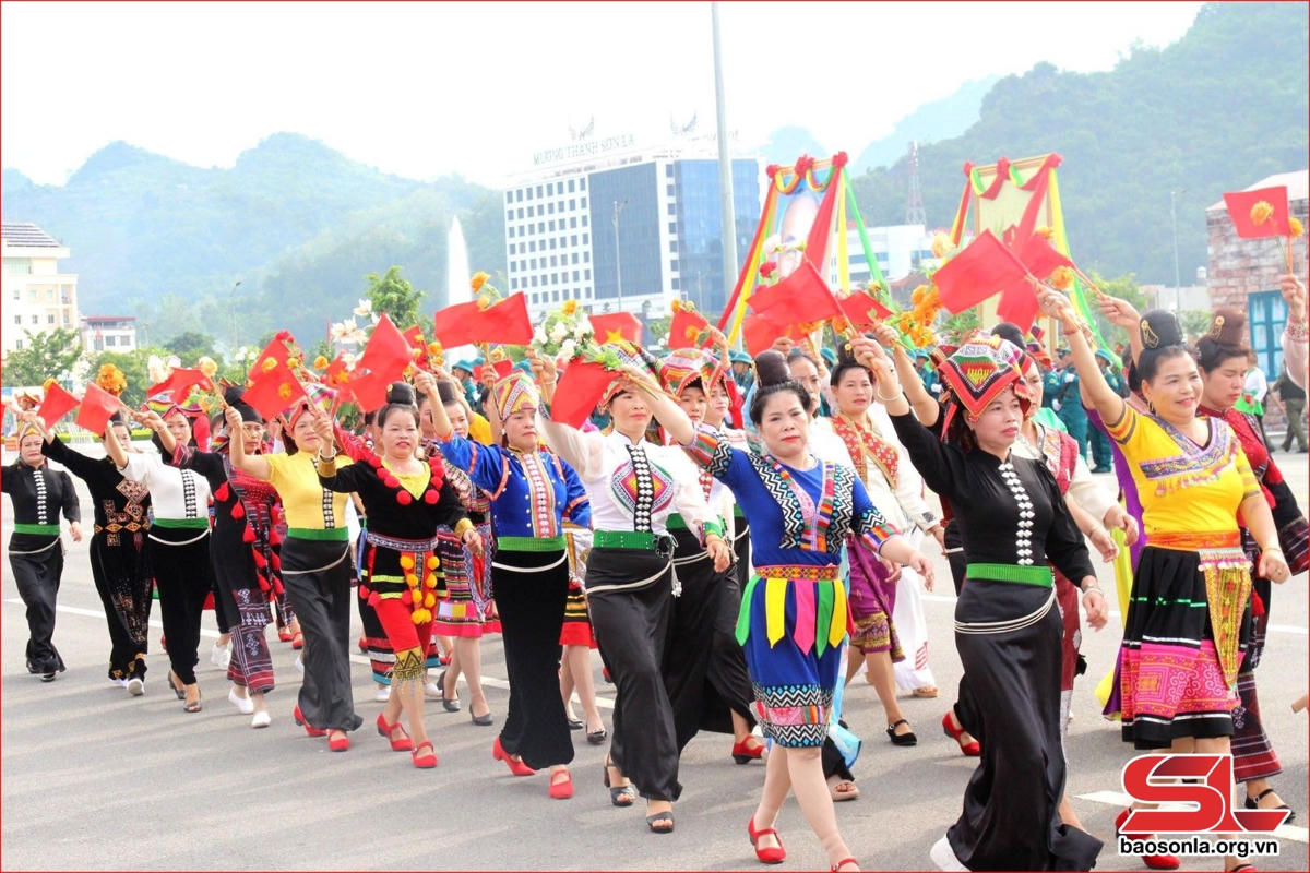 Khối đại đoàn kết các dân tộc.