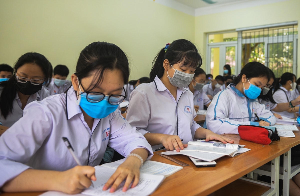 Học sinh THCS tiếp cận với môn học tích hợp. Ảnh: TL.