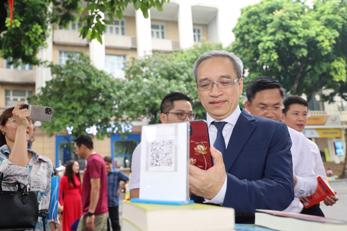 Hà Nội: Phát động thanh toán không dùng tiền mặt trên địa bàn quận Hoàn Kiếm