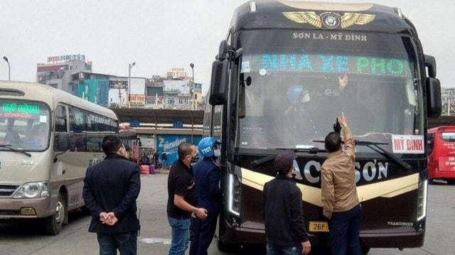 Một số đơn vị vận tải vi phạm chưa chấp hành việc thu hồi và giao nộp phù hiệu, biển hiệu theo quy định.