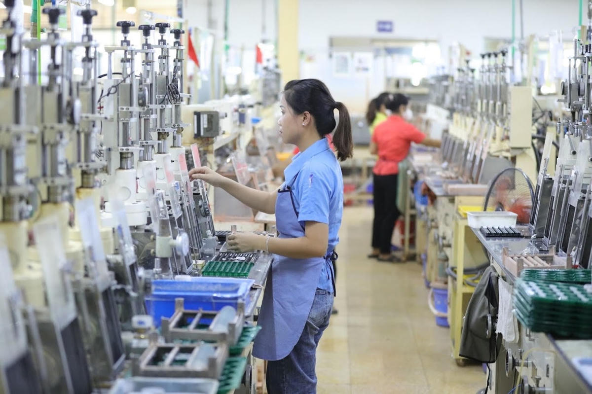 Nhiều doanh nghiệp chuyển sang công nghệ xanh. Ảnh: Quang Vinh.  