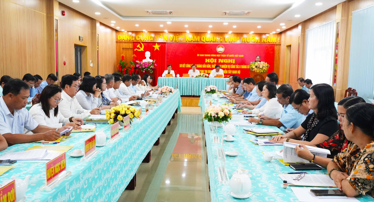 Quang cảnh hội nghị.