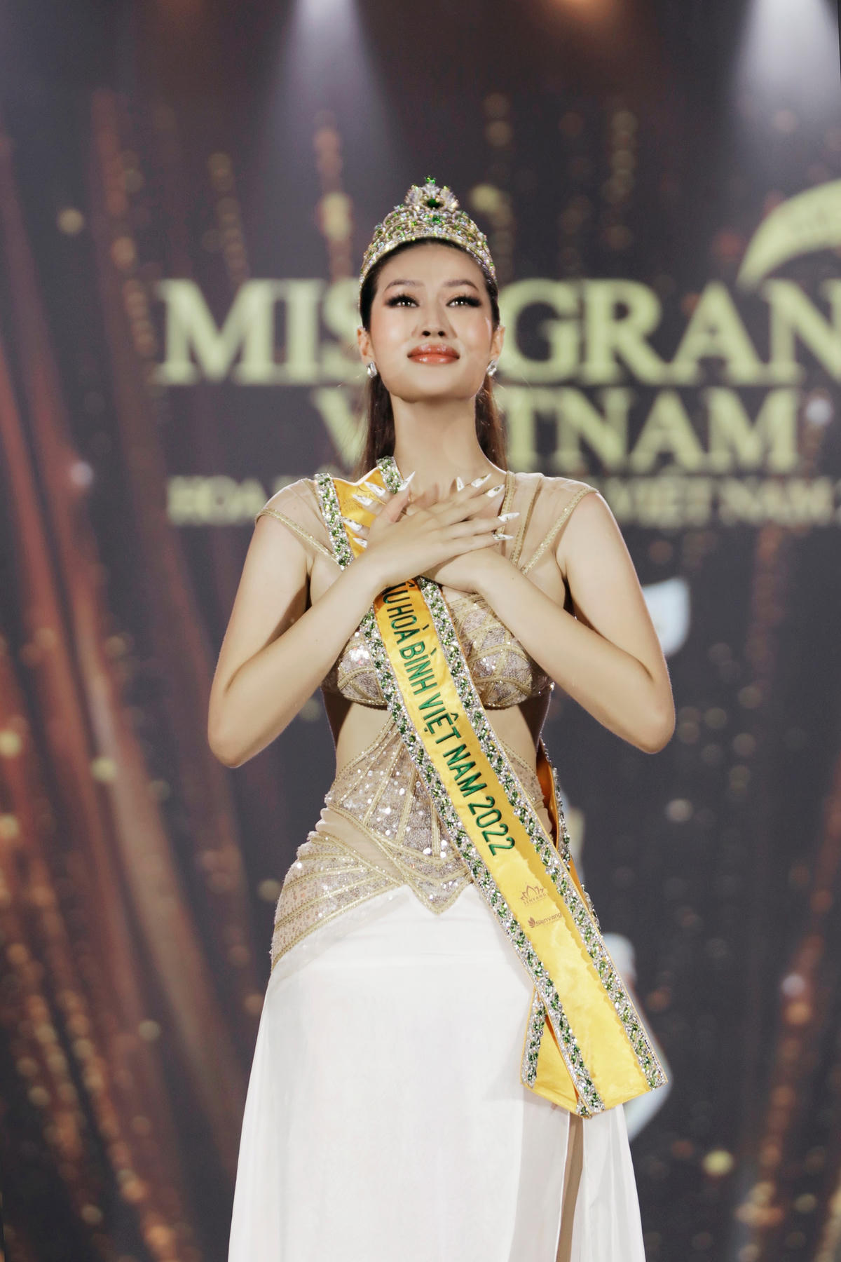 Đoàn Thiên Ân (20 tuổi, đến từ Long An) hiện là sinh viên trường Đại học Công nghiệp TP HCM. Ngay từ đầu cuộc thi, Thiên Ân được xếp vào nhóm gương mặt mới bởi Miss Grand Vietnam 2022 là sân chơi nhan sắc đầu tiên cô góp mặt.