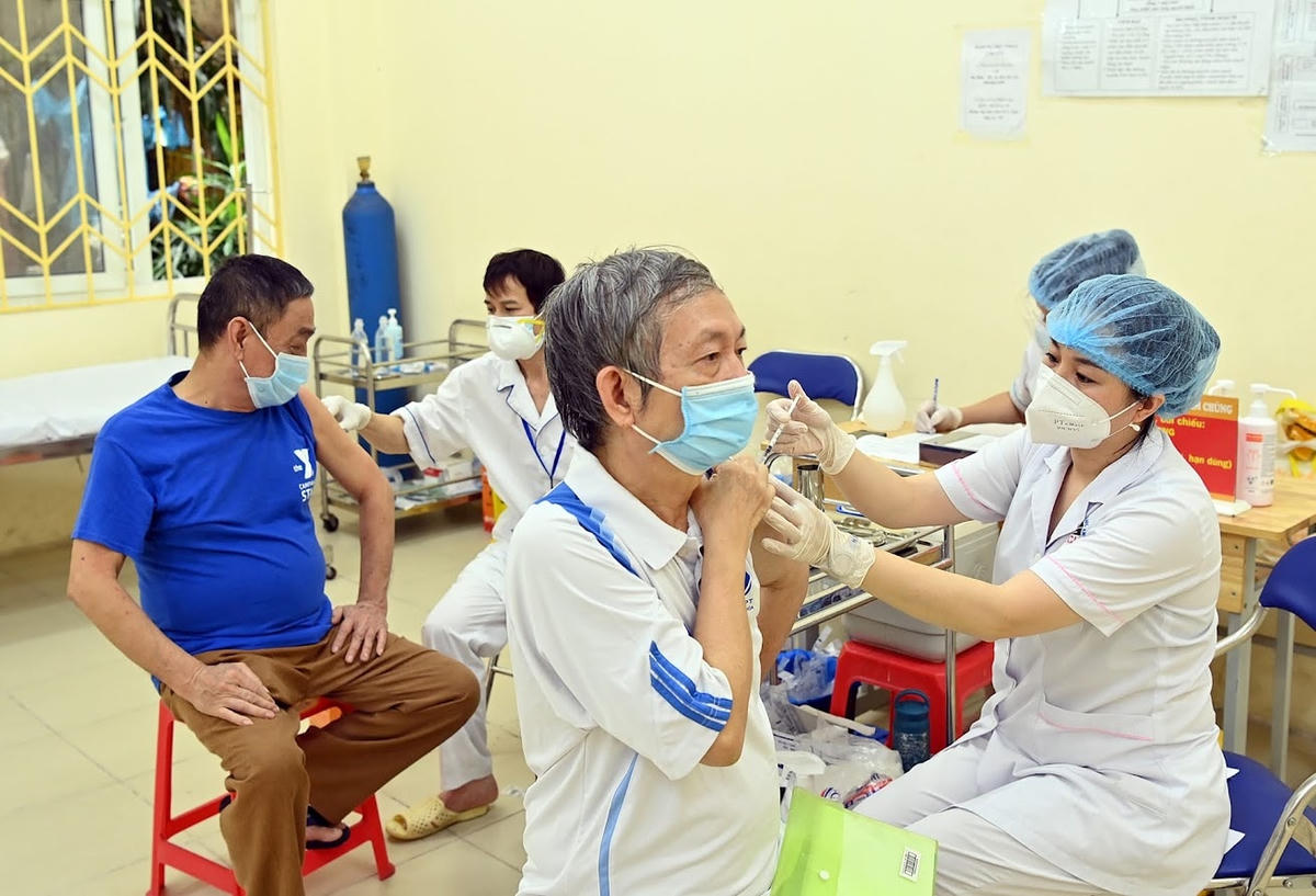 Tiêm vaccine phòng Covid-19. Ảnh: Quang Vinh.