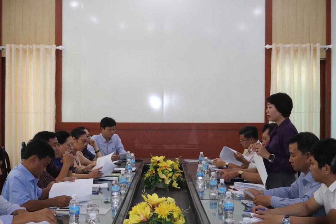 Quang cảnh buổi làm việc.