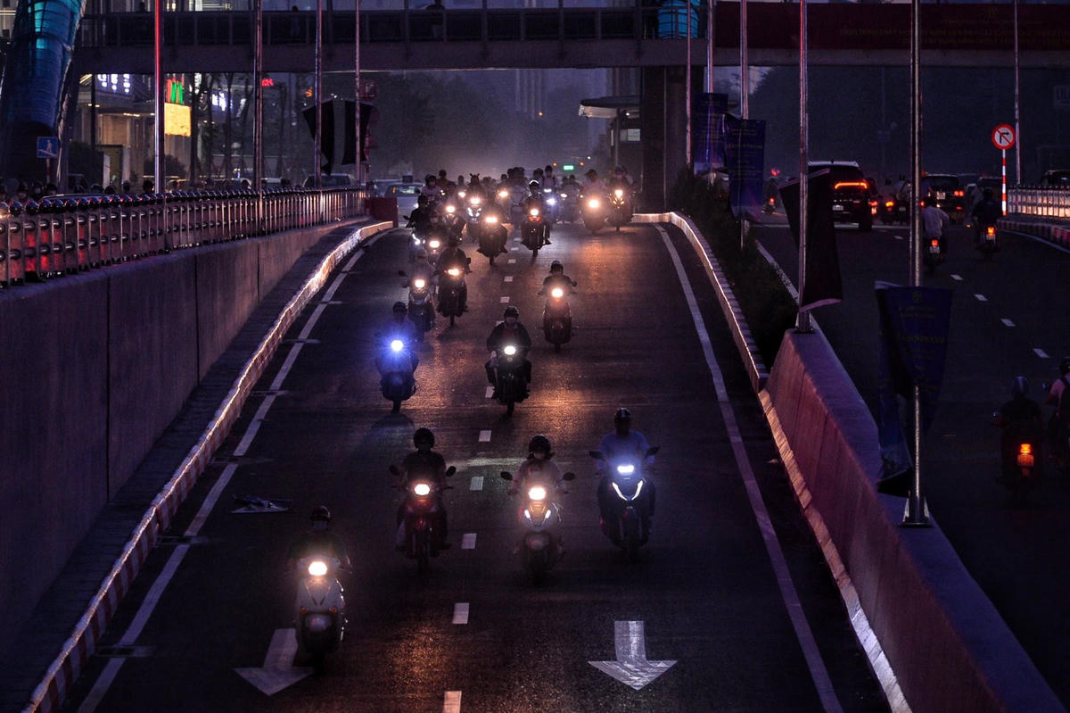 [ẢNH] Hầm chui Lê Văn Lương thông thoáng vào giờ cao điểm 