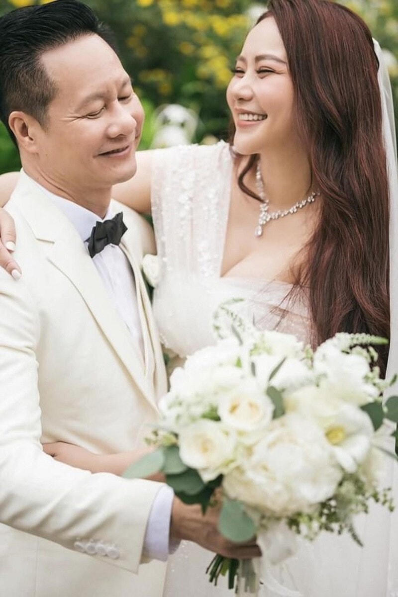 Trên đà đỉnh cao sự nghiệp, Phan Như Thảo bất ngờ lên xe hoa với doanh nhân Đức An khiến khán giả vô cùng nuối tiếc. 