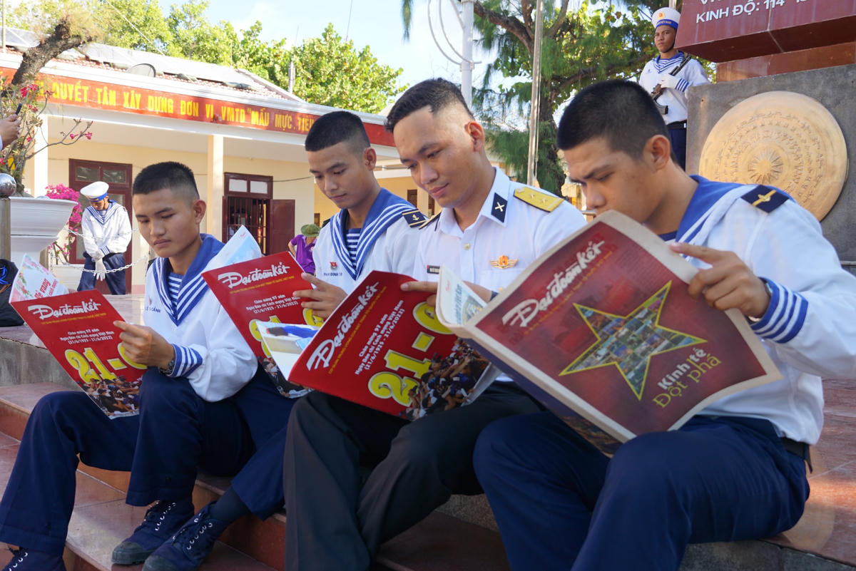 Nâng cao văn hóa đọc cũng là một nội dung quan trọng được thực hiện tốt tại đảo Sinh Tồn. Ảnh: Mạnh Thìn.